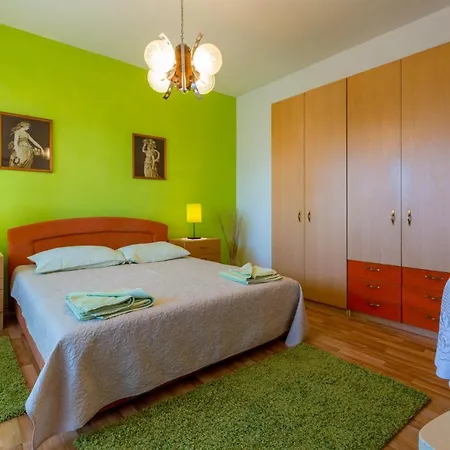 Apartment Ljiljana D